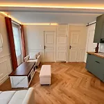 2 Bedrooms Cozy & Stylish, 15Min Walk From Eiffel Tower Garden