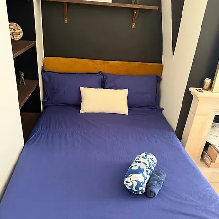 2 Bedrooms Cozy & Stylish, 15min Walk From Eiffel Tower Garden Apartment