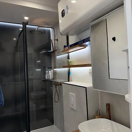 2 Bedrooms Cozy & Stylish, 15min Walk From Eiffel Tower Garden Paris